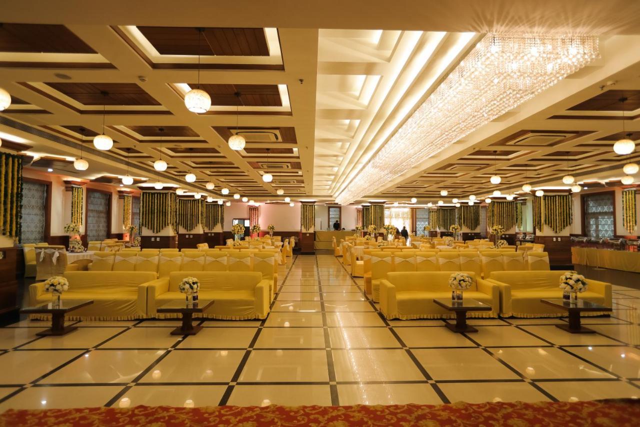 Hotel Saffron Leaf Dehradun Exterior photo