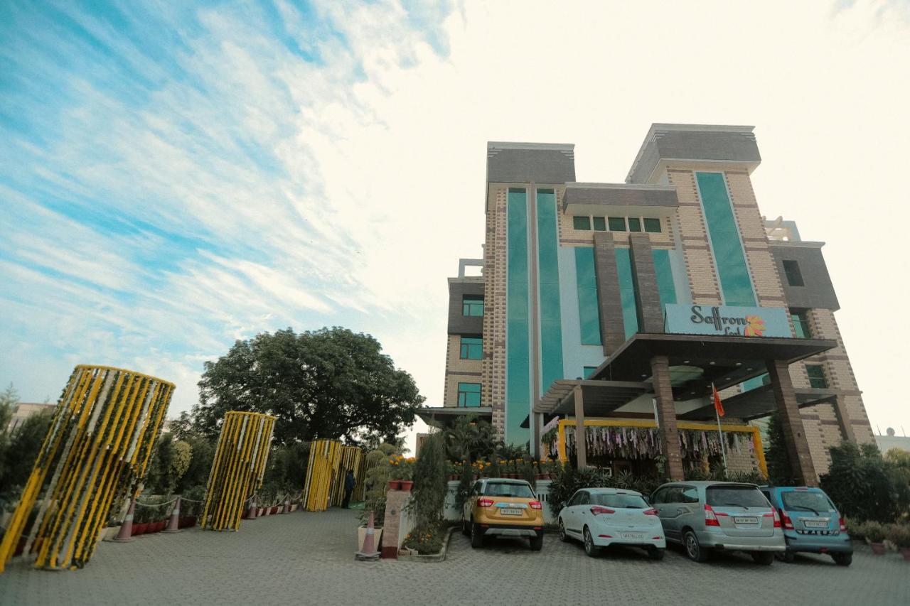 Hotel Saffron Leaf Dehradun Exterior photo