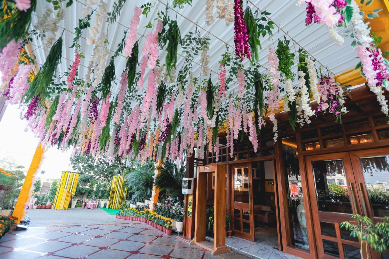 Hotel Saffron Leaf Dehradun Exterior photo