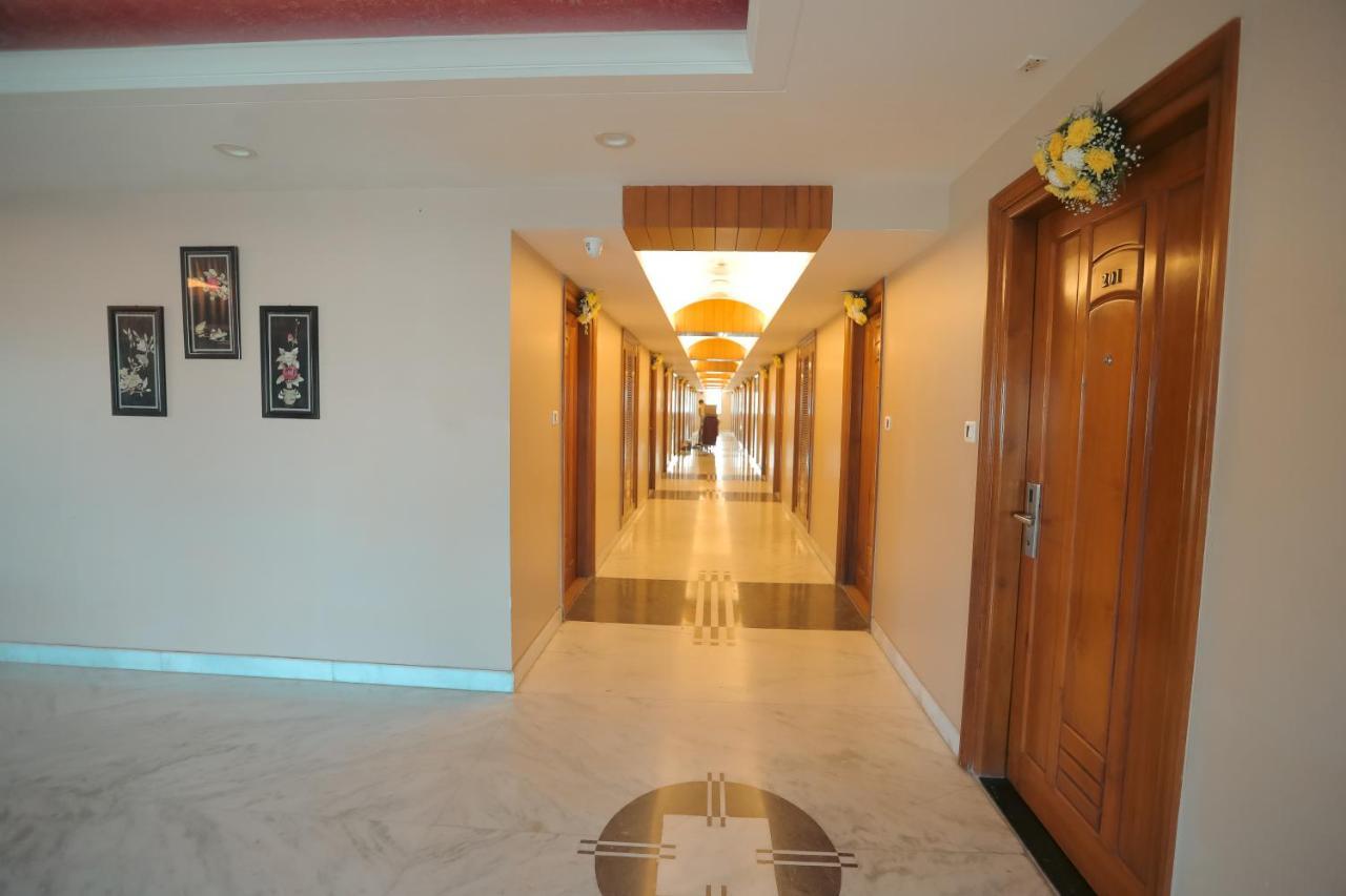Hotel Saffron Leaf Dehradun Exterior photo
