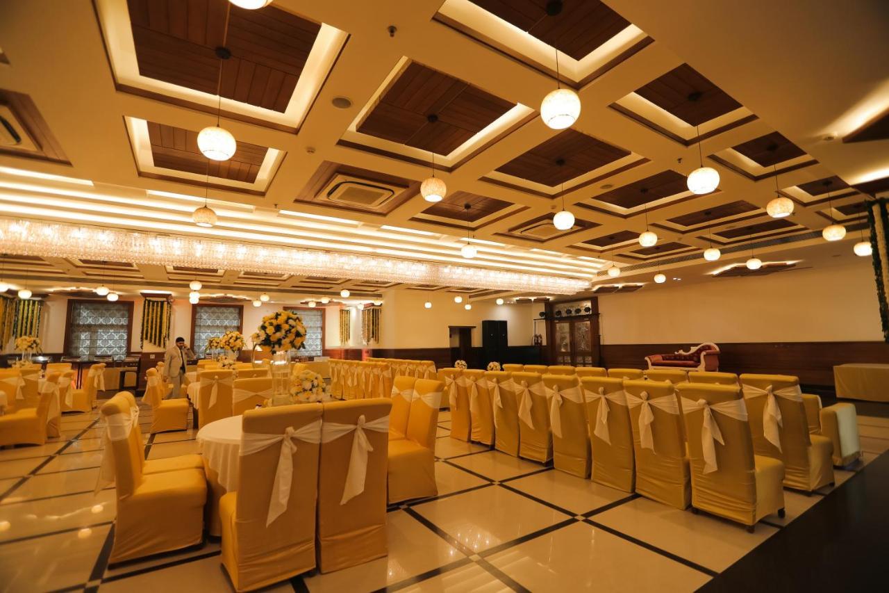 Hotel Saffron Leaf Dehradun Exterior photo