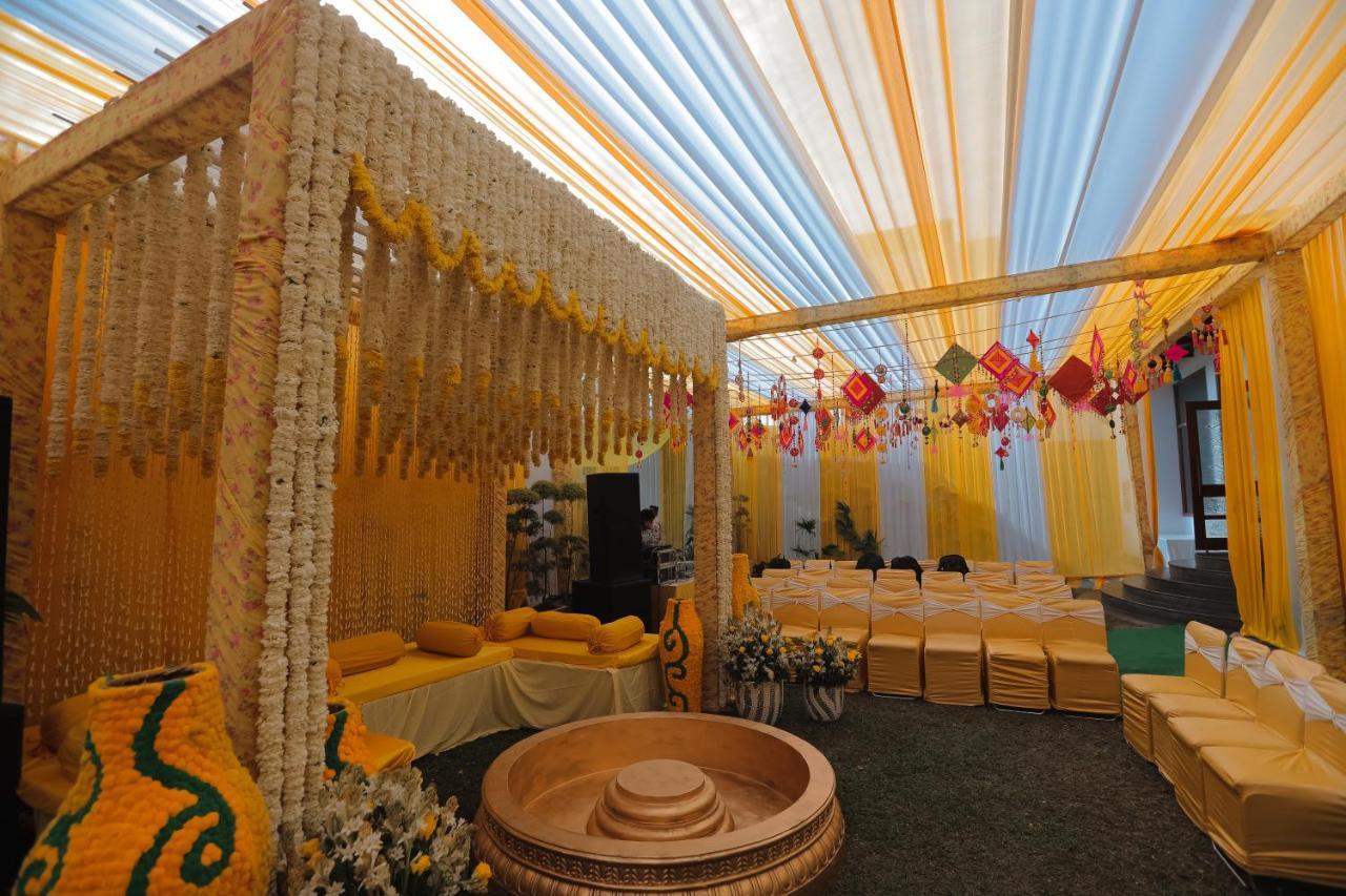 Hotel Saffron Leaf Dehradun Exterior photo