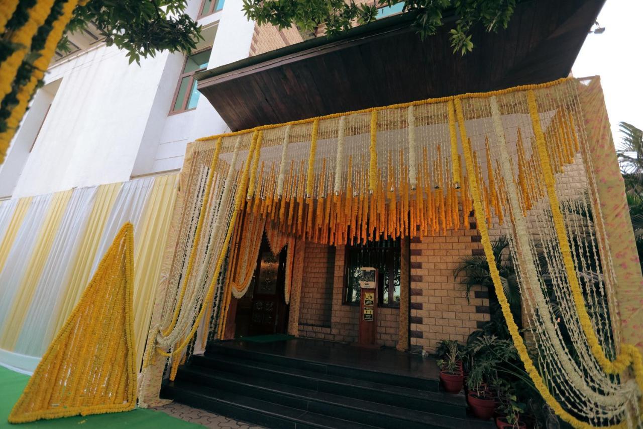 Hotel Saffron Leaf Dehradun Exterior photo
