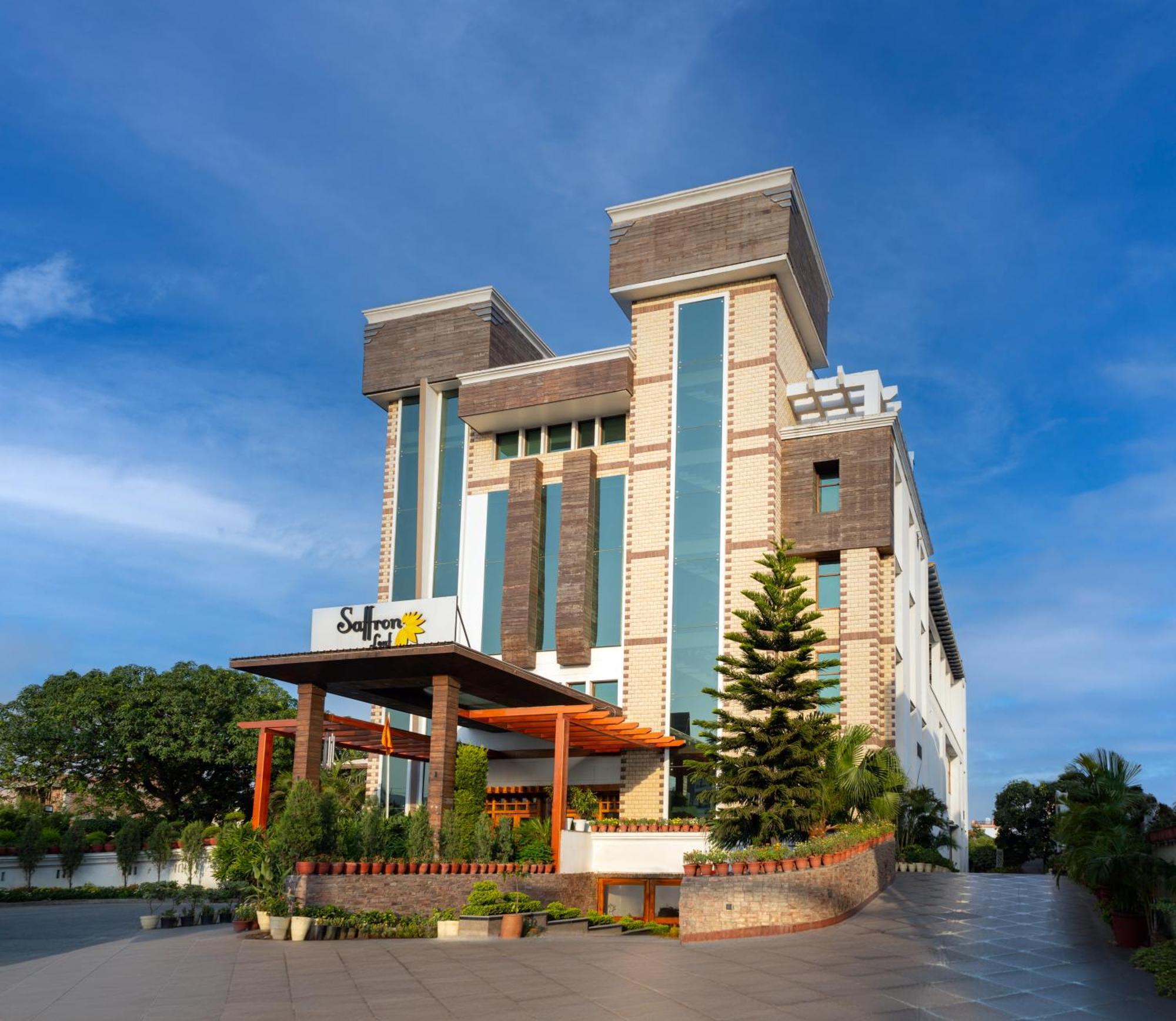 Hotel Saffron Leaf Dehradun Exterior photo