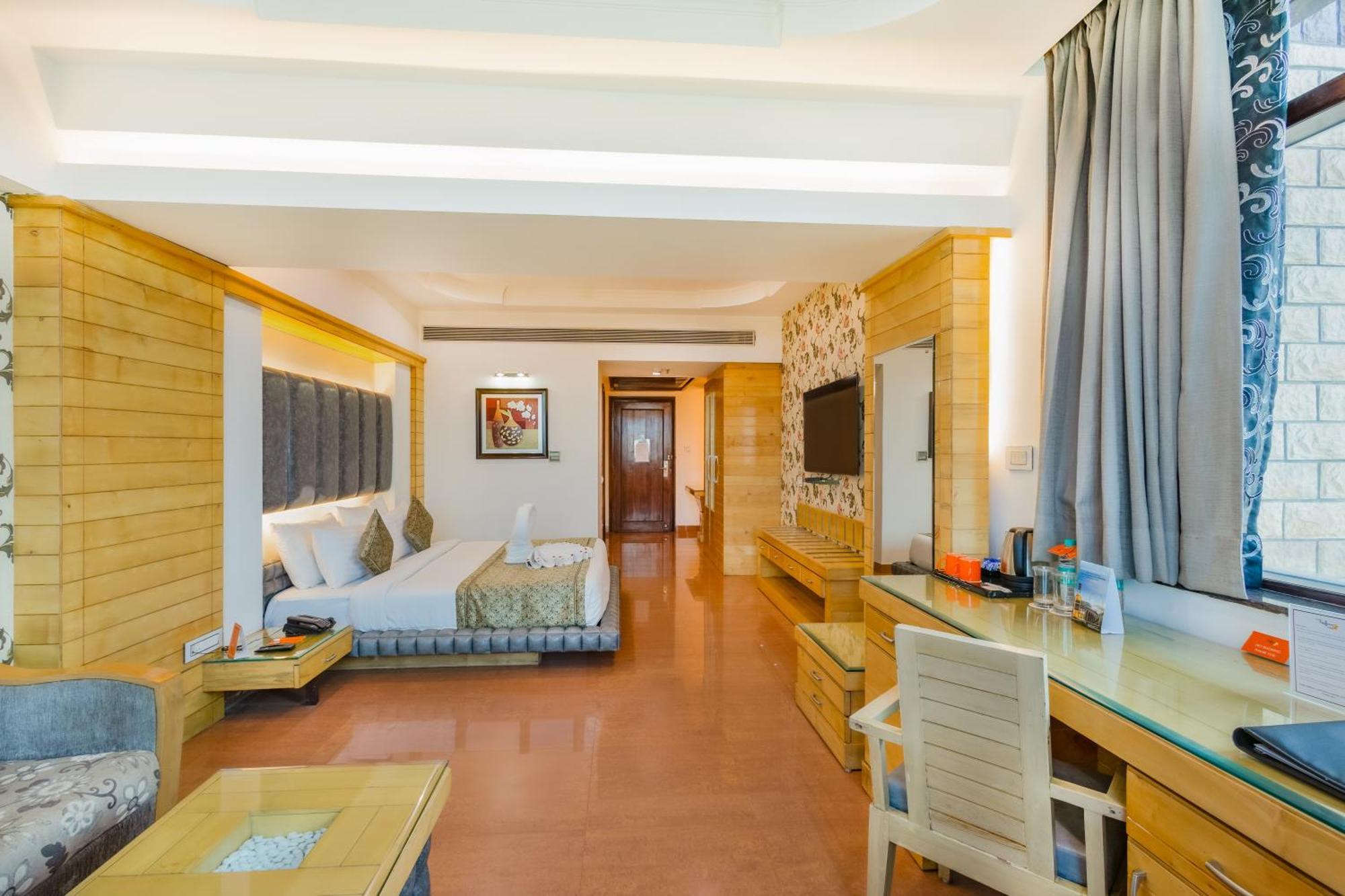 Hotel Saffron Leaf Dehradun Exterior photo