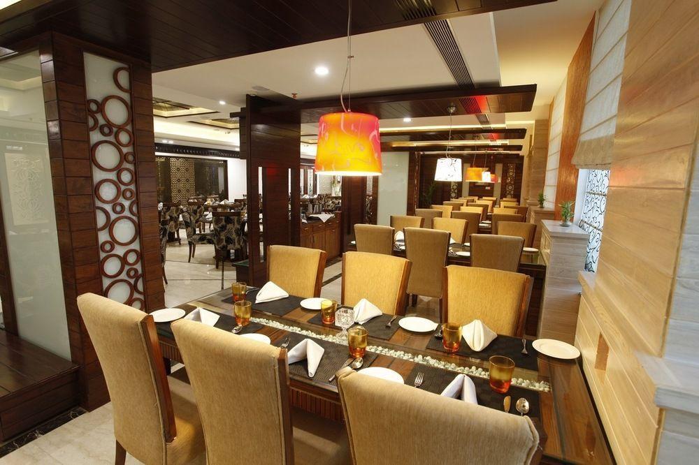 Hotel Saffron Leaf Dehradun Exterior photo