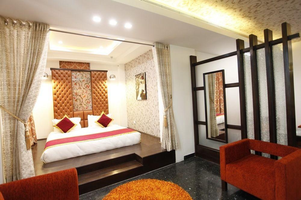 Hotel Saffron Leaf Dehradun Exterior photo